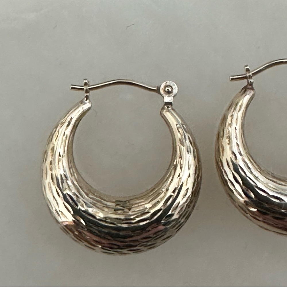 10k Solid Gold Hollowed Hammered Hoop Earrings - Picture 6 of 15